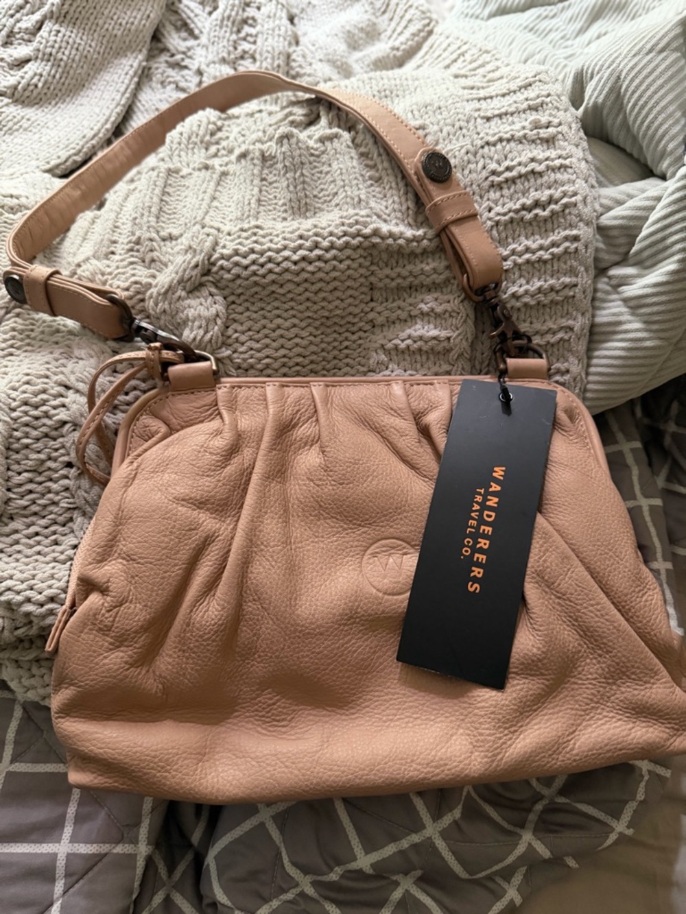 Wanderers Travel Co. Cefalu Handbag in Blush